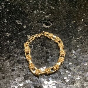 Elegant Gold-Tone Women's Bracelet